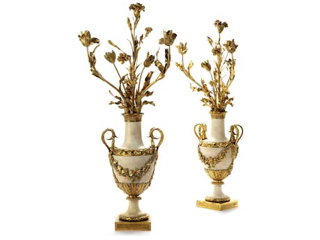 Paar florale Louis XVI-Kandelaber